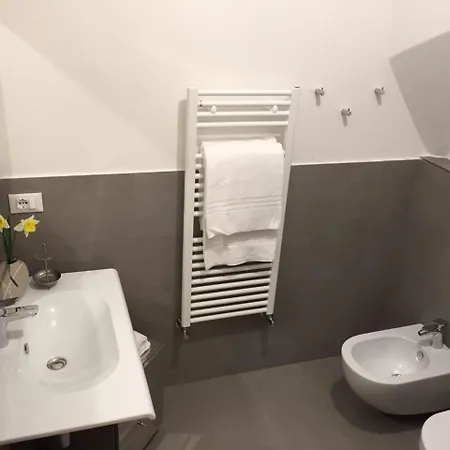 La Di - Art - Ac&wifi - Vernazzarentals *